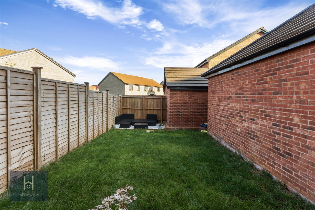 Dowsell Way, Yate