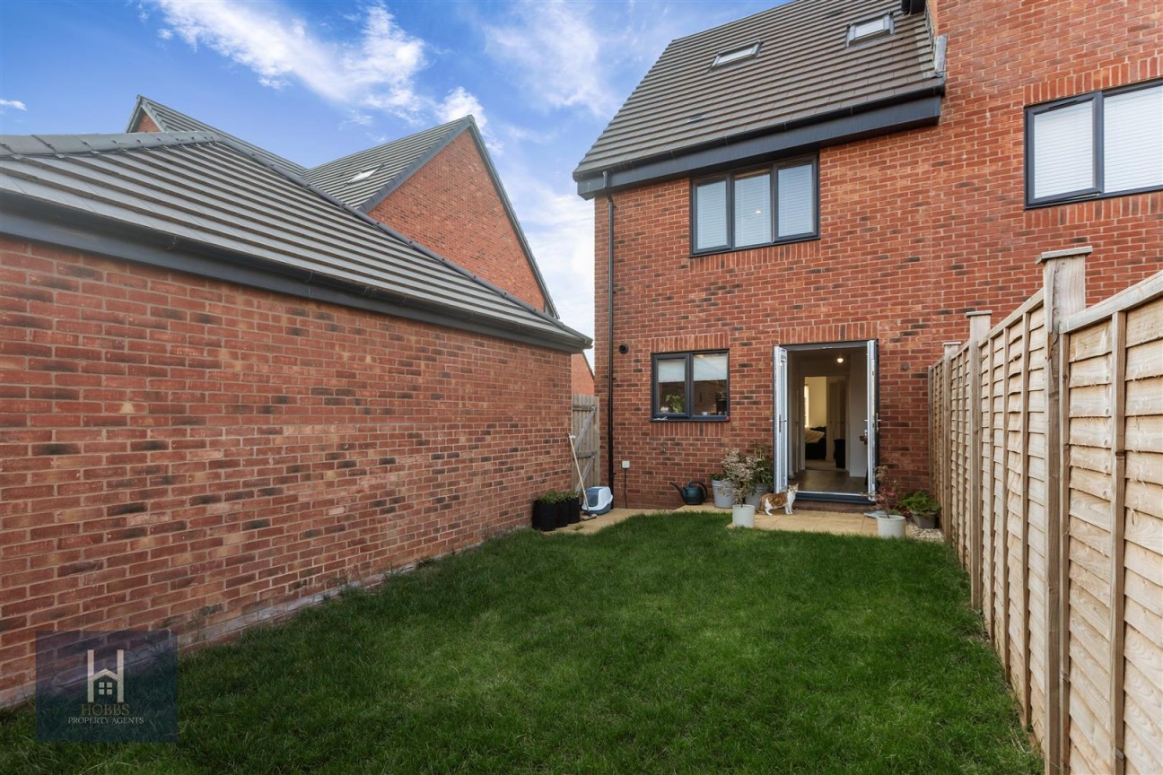 Dowsell Way, Yate