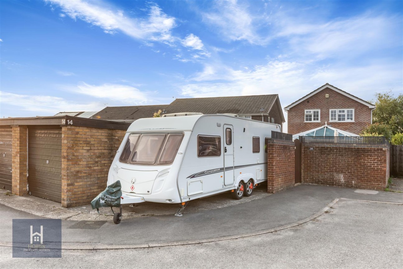Somerset Avenue, Yate