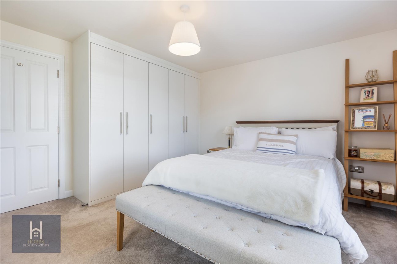 Pippen Drive, Thornbury