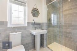 Pippen Drive, Thornbury