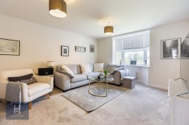 Pippen Drive, Thornbury