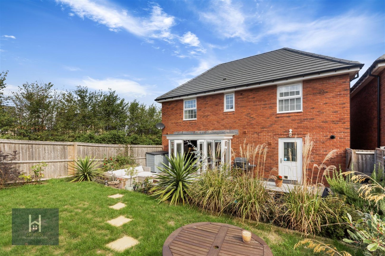 Pippen Drive, Thornbury