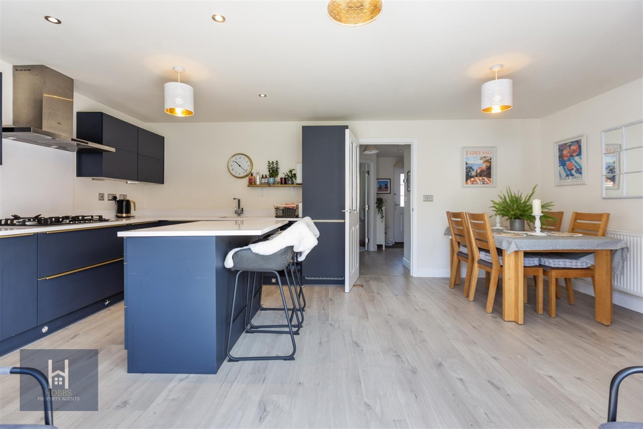 Pippen Drive, Thornbury