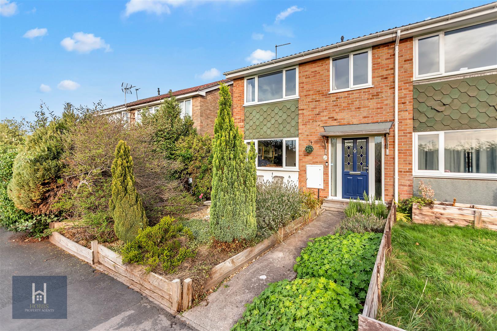 Cherington, Yate
