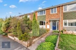 Cherington, Yate