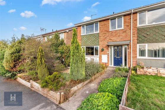 Cherington, Yate