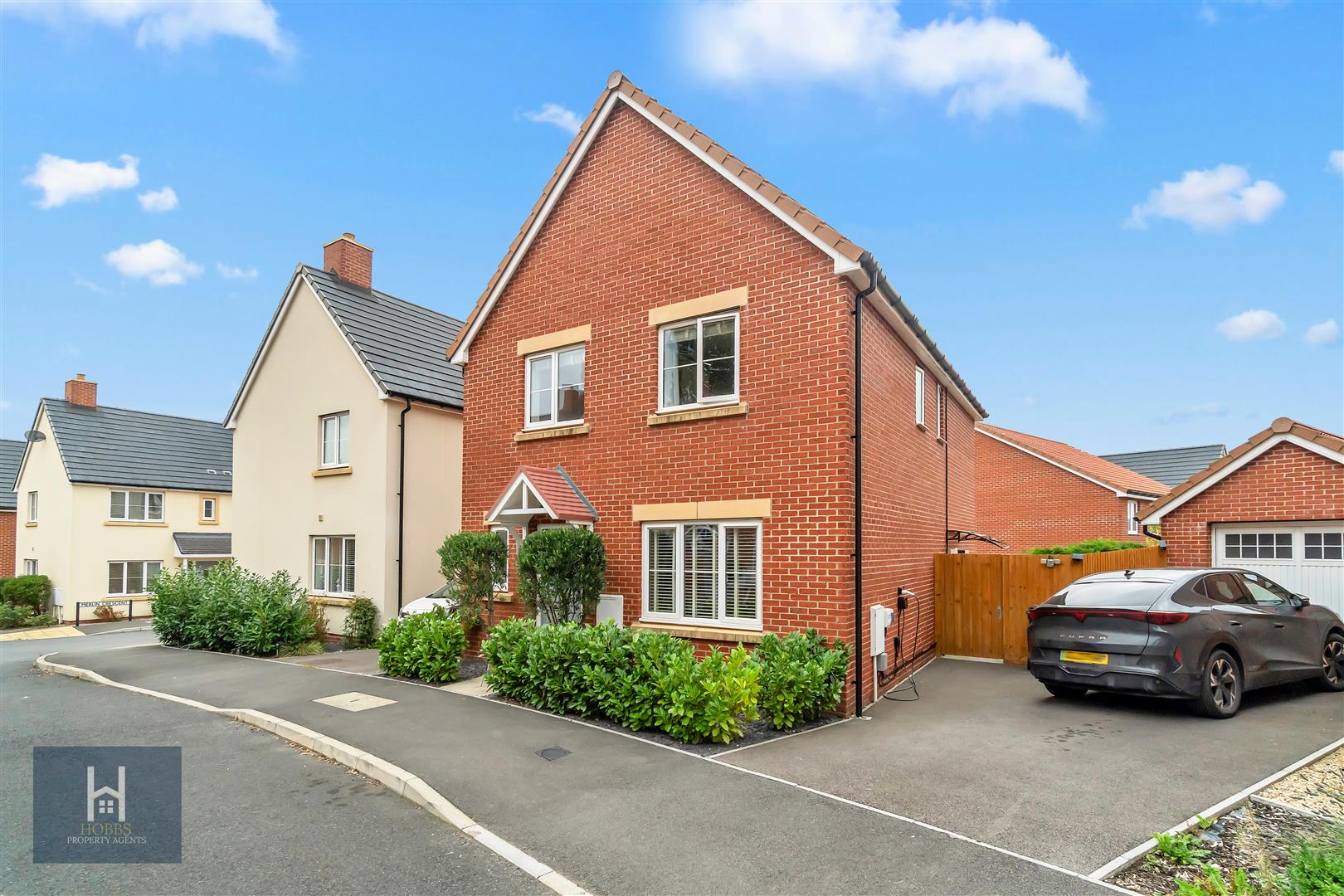 Kestrel Road, Charfield