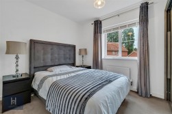 Kestrel Road, Charfield