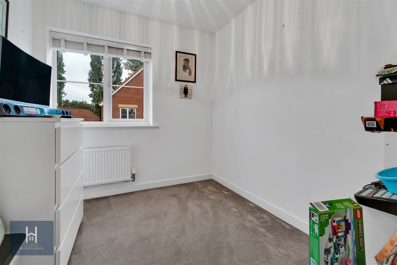 Kestrel Road, Charfield