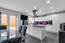 Kestrel Road, Charfield