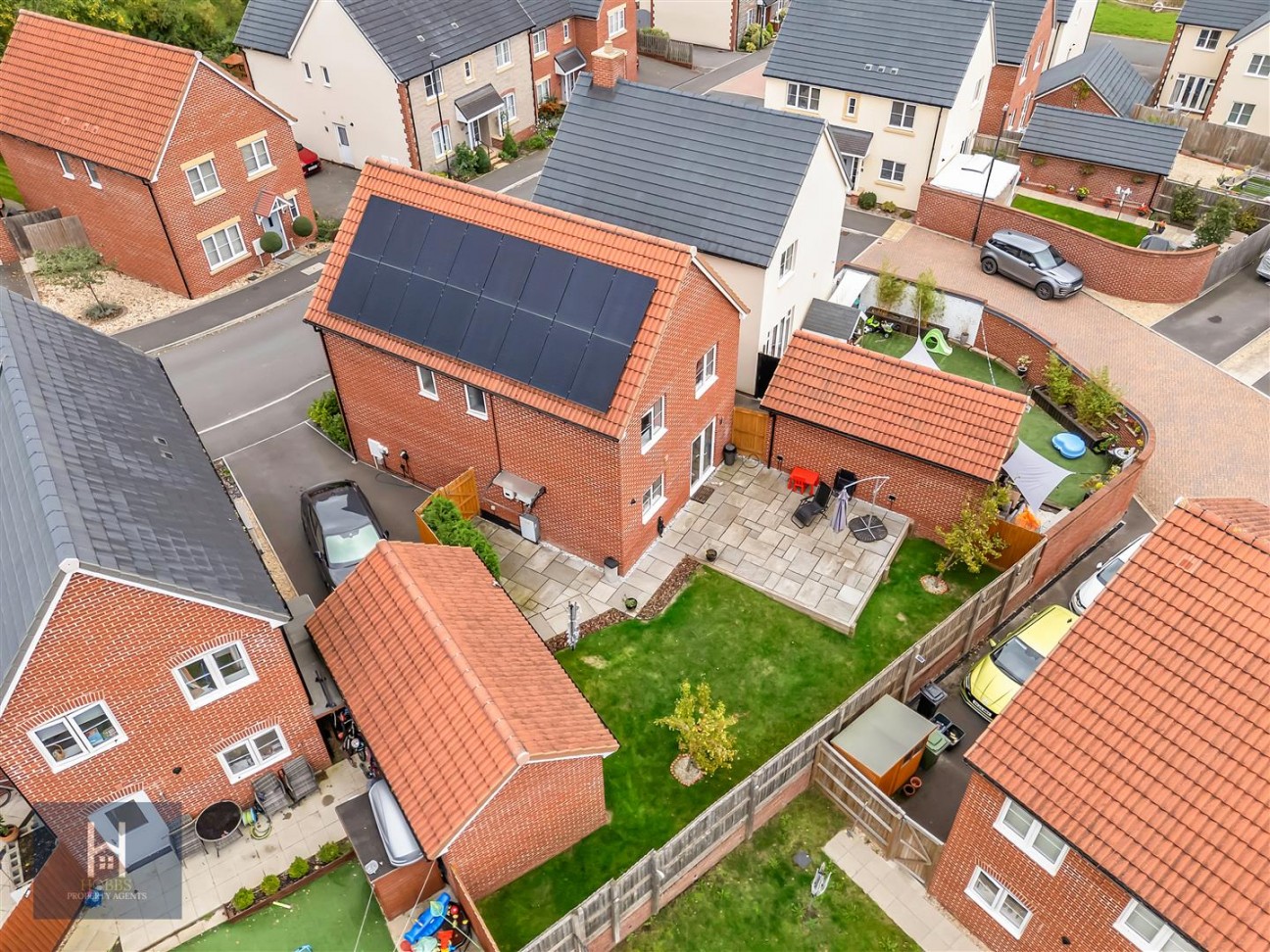 Kestrel Road, Charfield