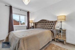 Kestrel Road, Charfield