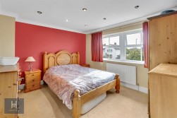 Melrose Avenue, Yate