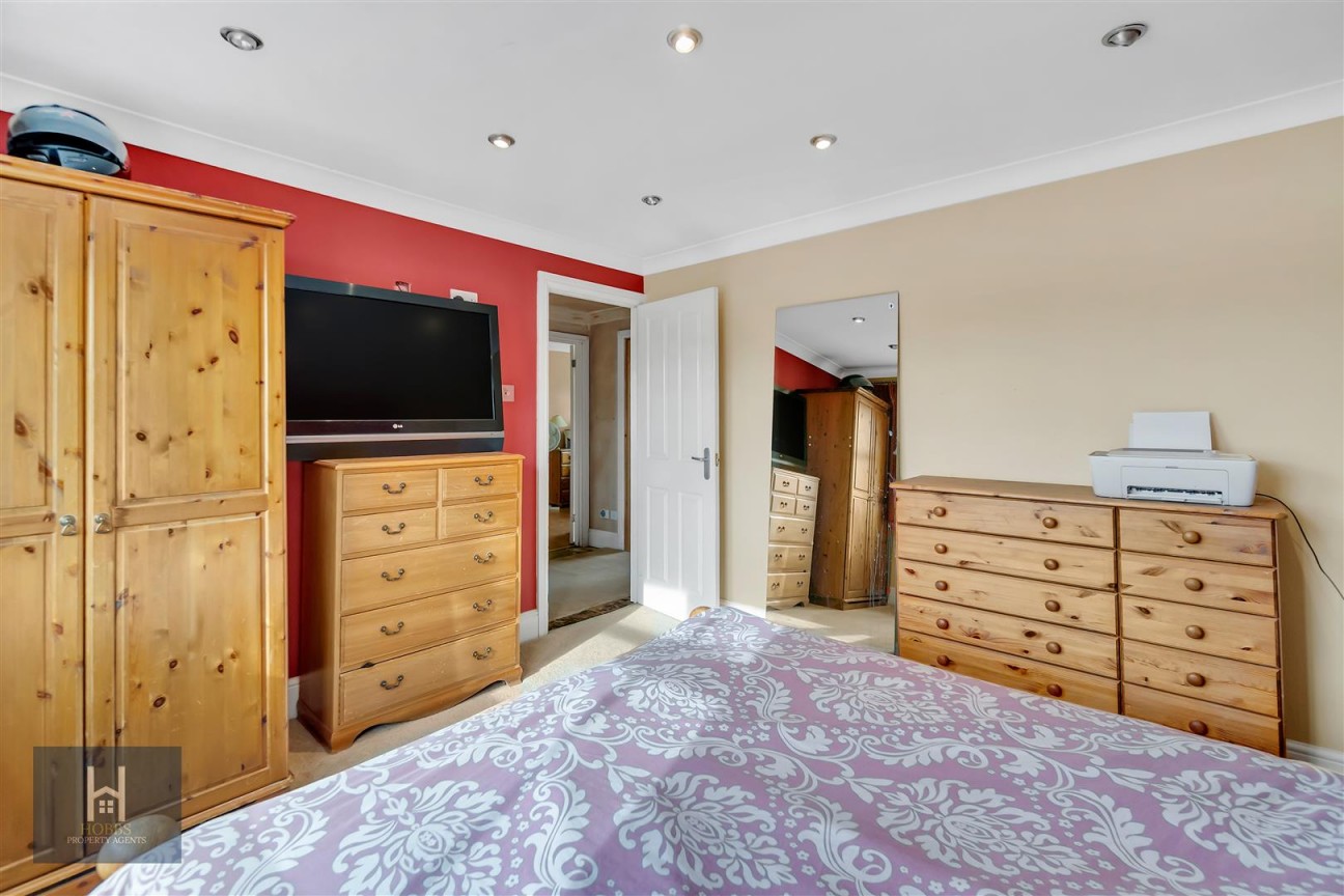 Melrose Avenue, Yate