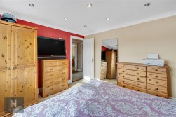 Melrose Avenue, Yate