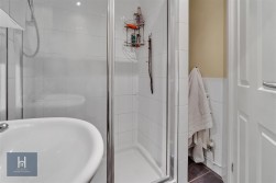 Melrose Avenue, Yate