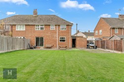 Melrose Avenue, Yate