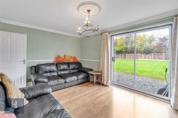 Melrose Avenue, Yate