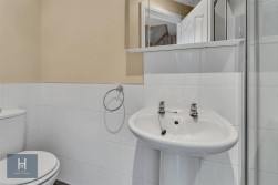 Melrose Avenue, Yate