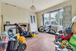 Melrose Avenue, Yate