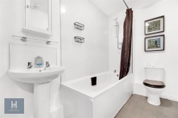 Normandy Drive, Yate