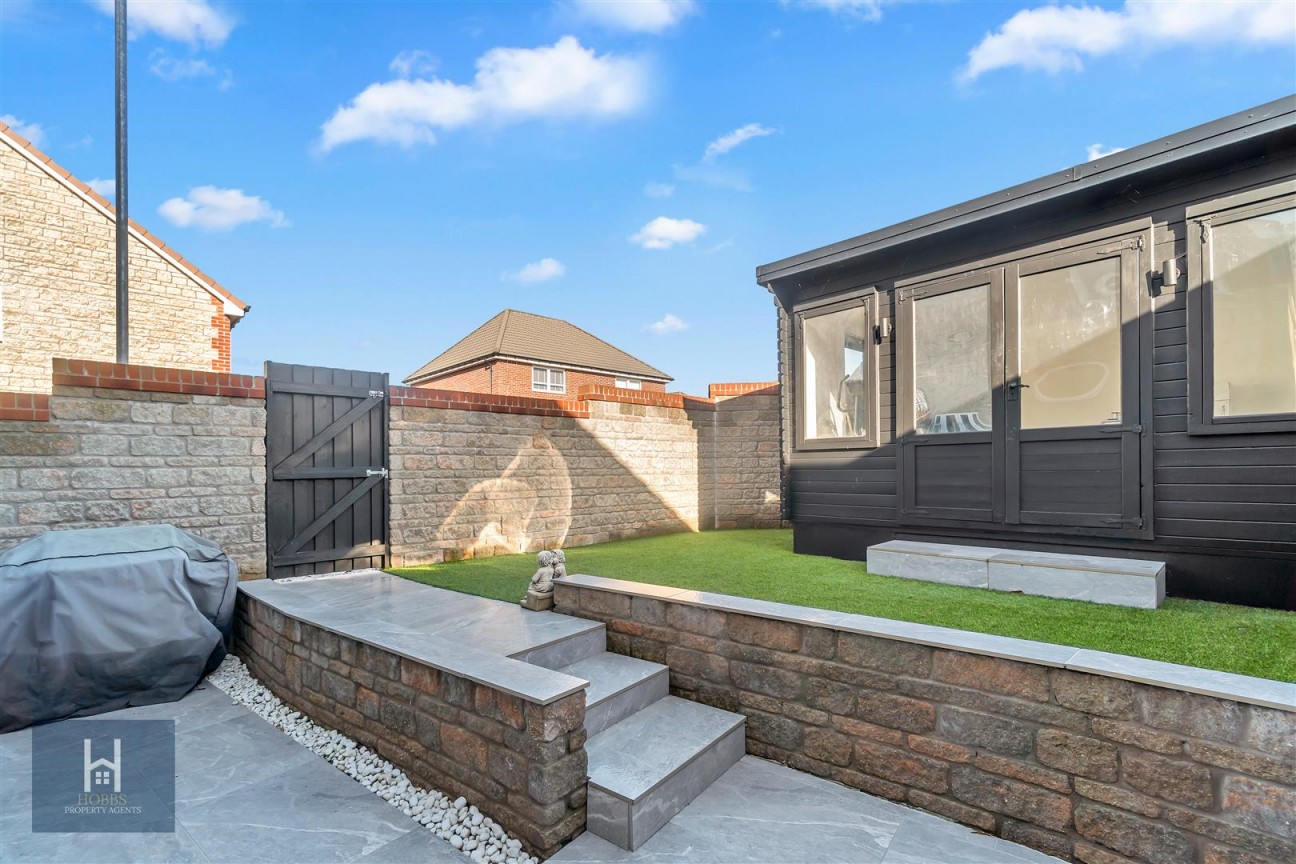 Poskett Way, Charfield