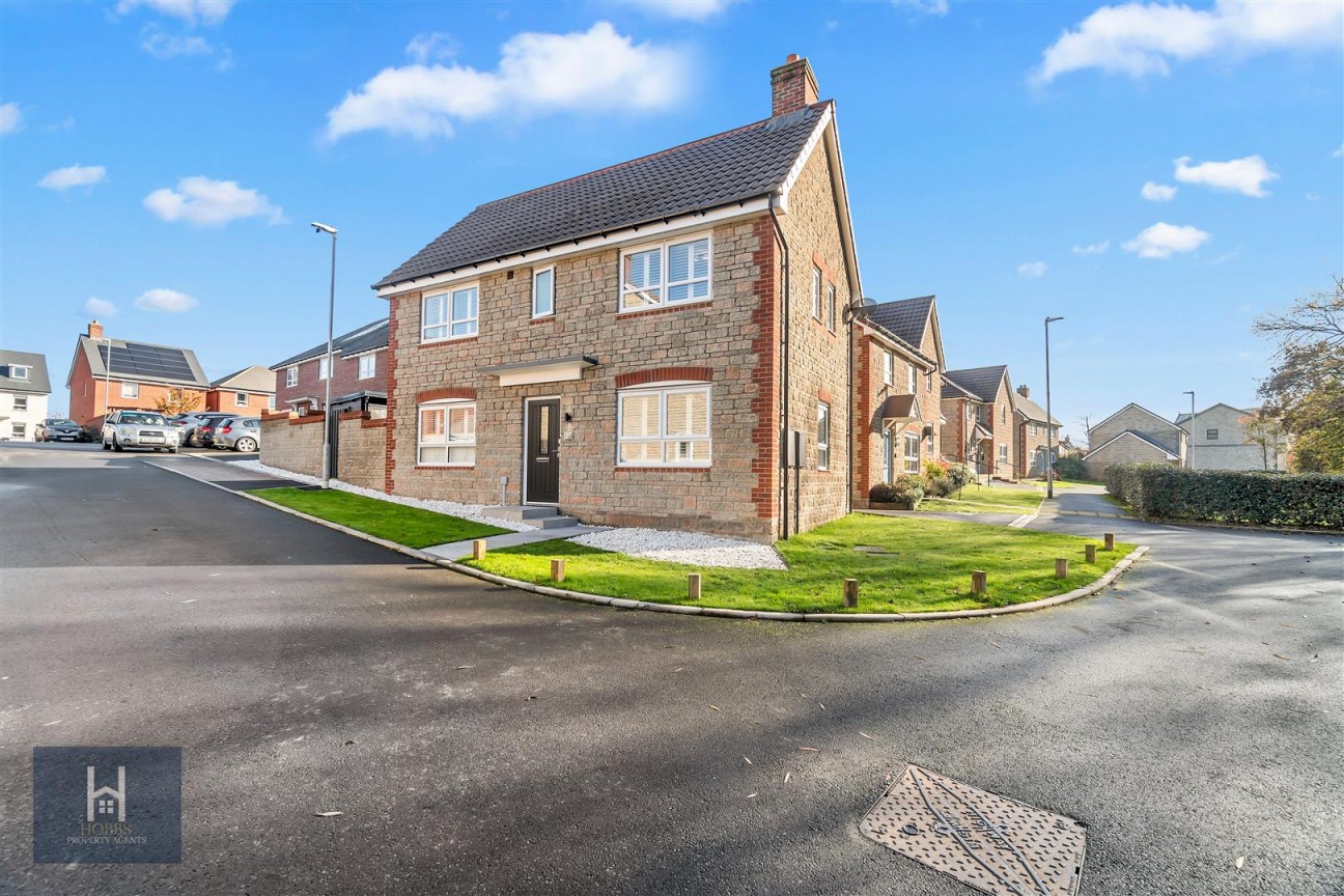 Poskett Way, Charfield