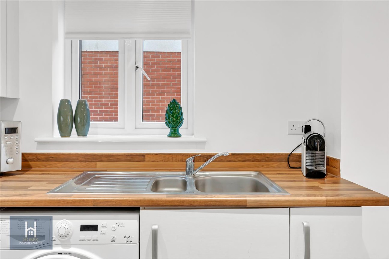 George Holmes Way, Bristol