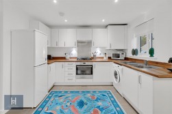 George Holmes Way, Bristol