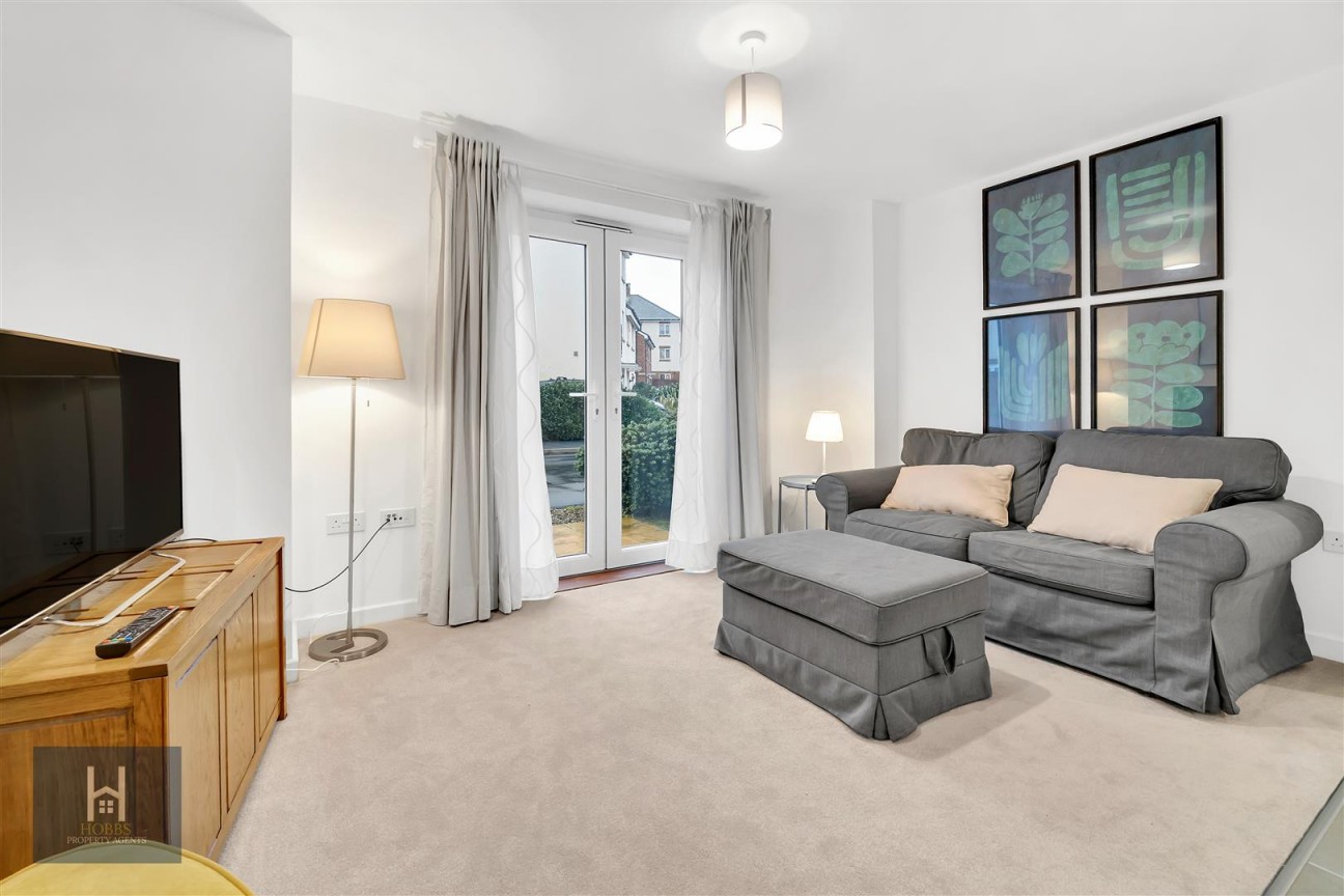 George Holmes Way, Bristol