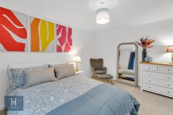 George Holmes Way, Bristol