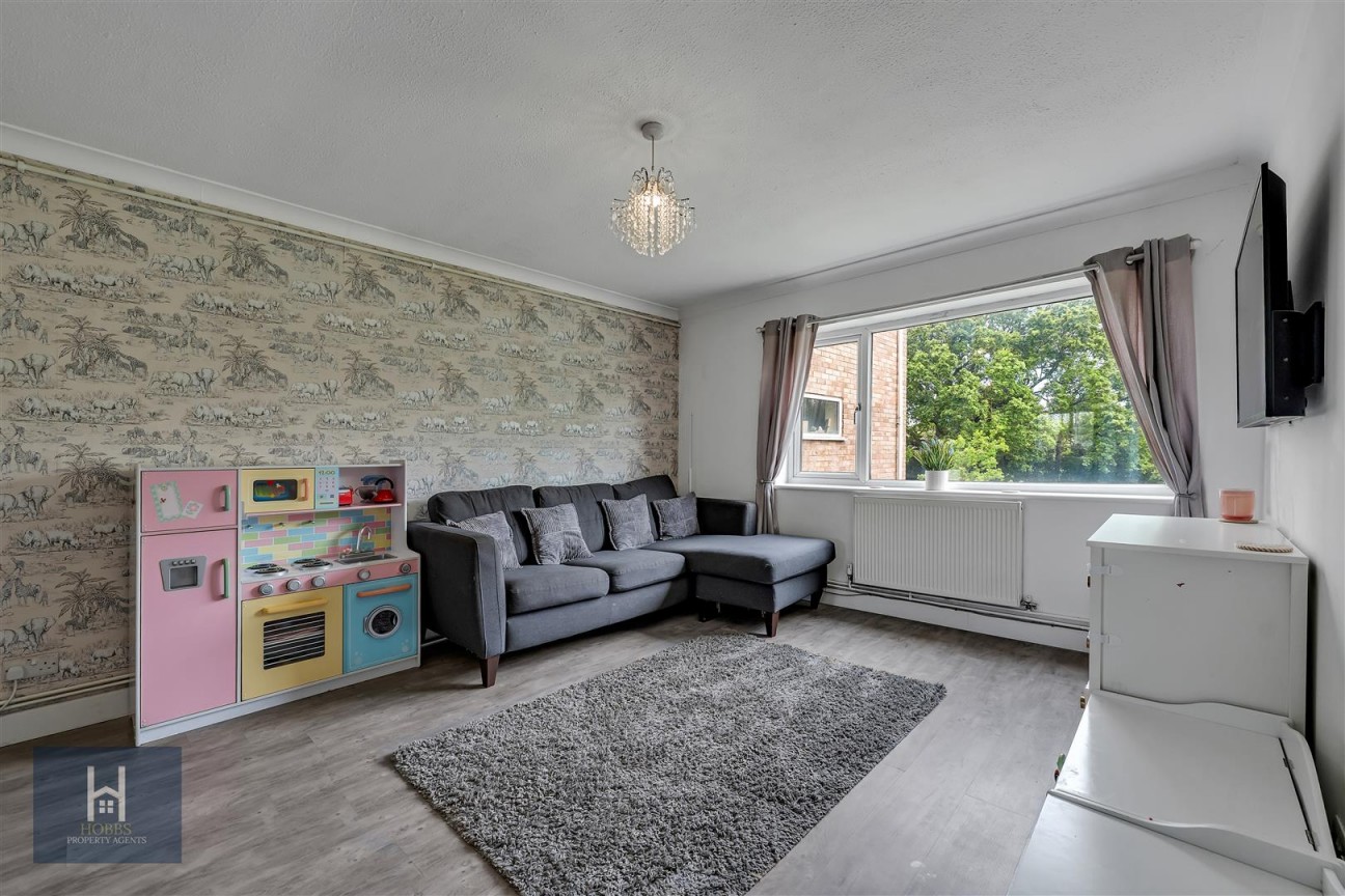 Chargrove, Yate