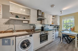Normandy Drive, Yate