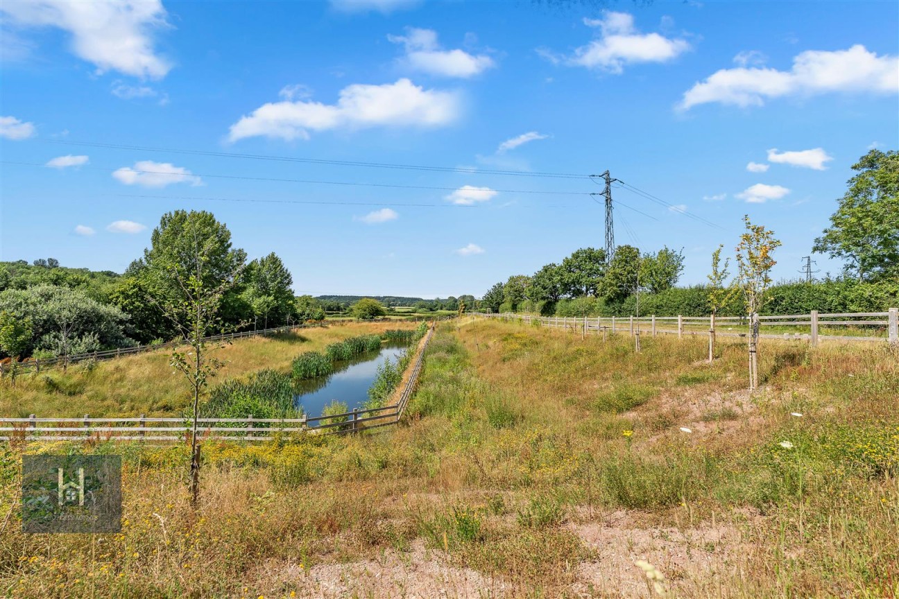 Poskett Way, Charfield, Wotton-Under-Edge