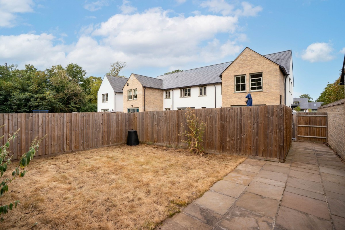 Lodge Close, Abington, CB21