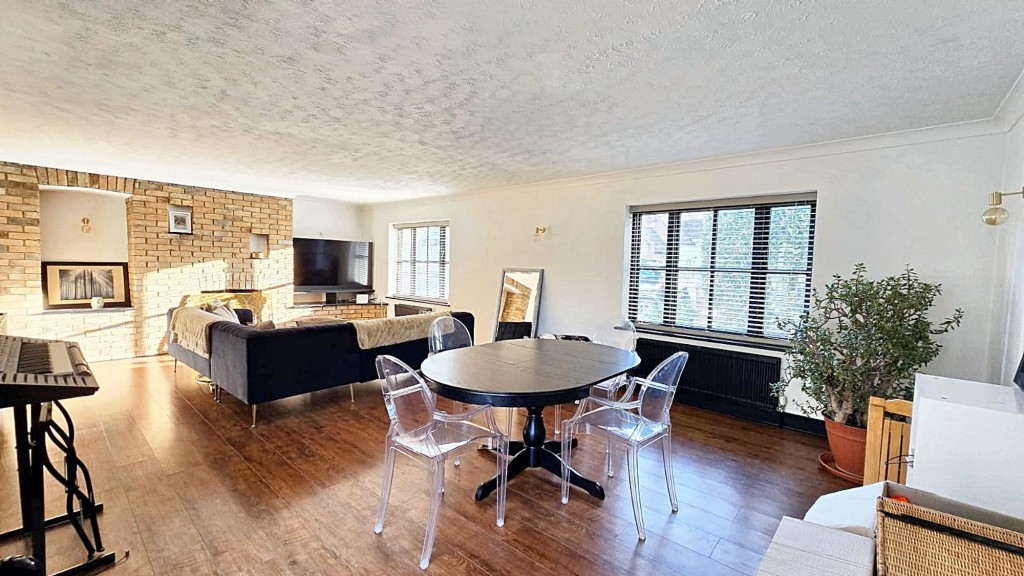 Oxford Street, Exning, CB8