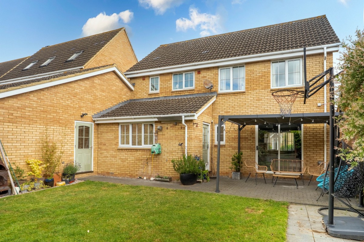 Covent Garden, Willingham, CB24