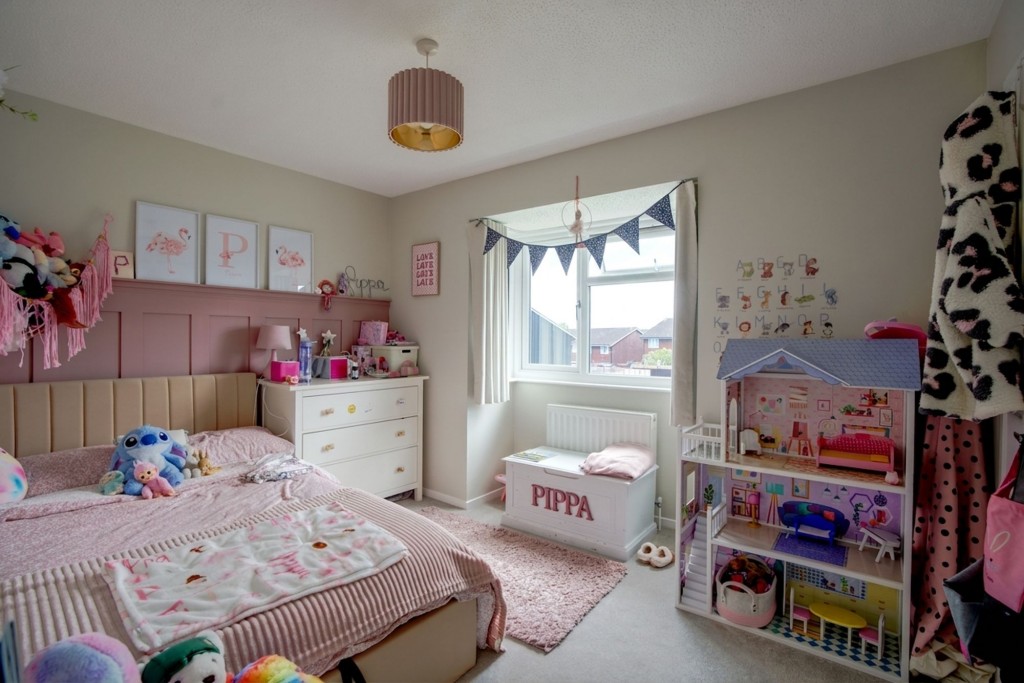 Persimmon Walk, Newmarket, CB8