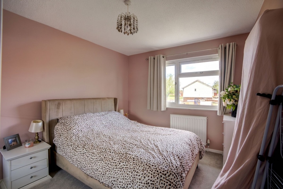 Persimmon Walk, Newmarket, CB8