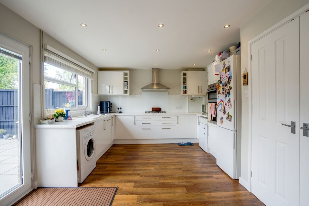 Persimmon Walk, Newmarket, CB8