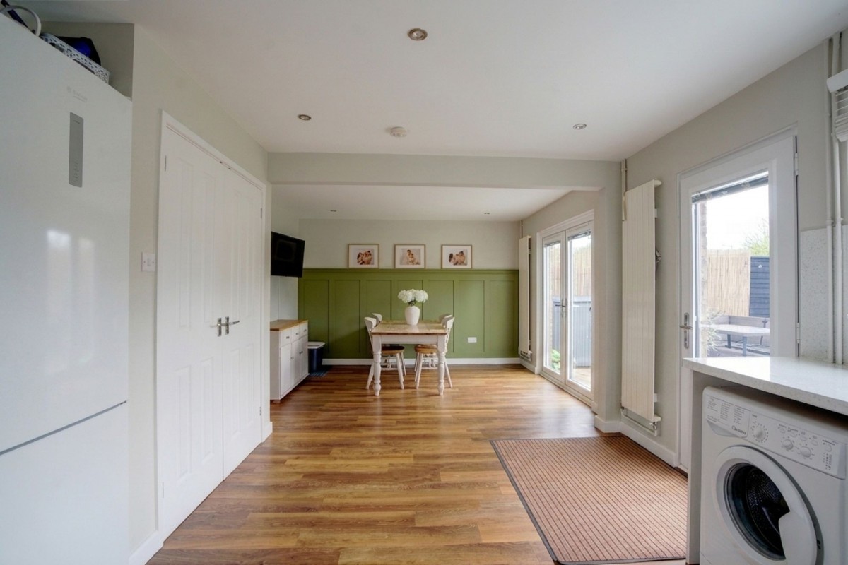 Persimmon Walk, Newmarket, CB8