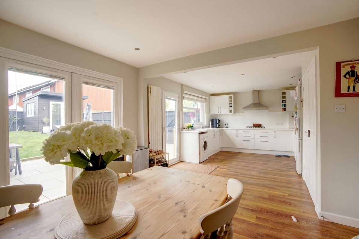 Persimmon Walk, Newmarket, CB8