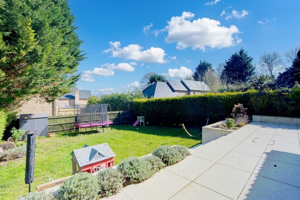 Duchess Drive, Newmarket, CB8