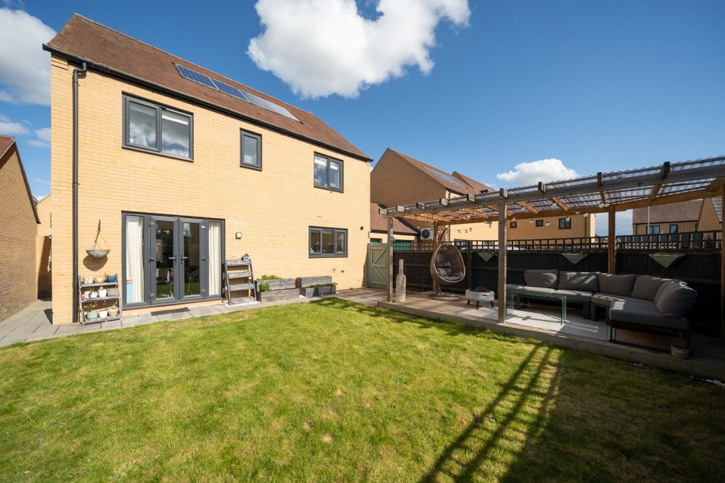 Iceni Walk, Northstowe, CB24