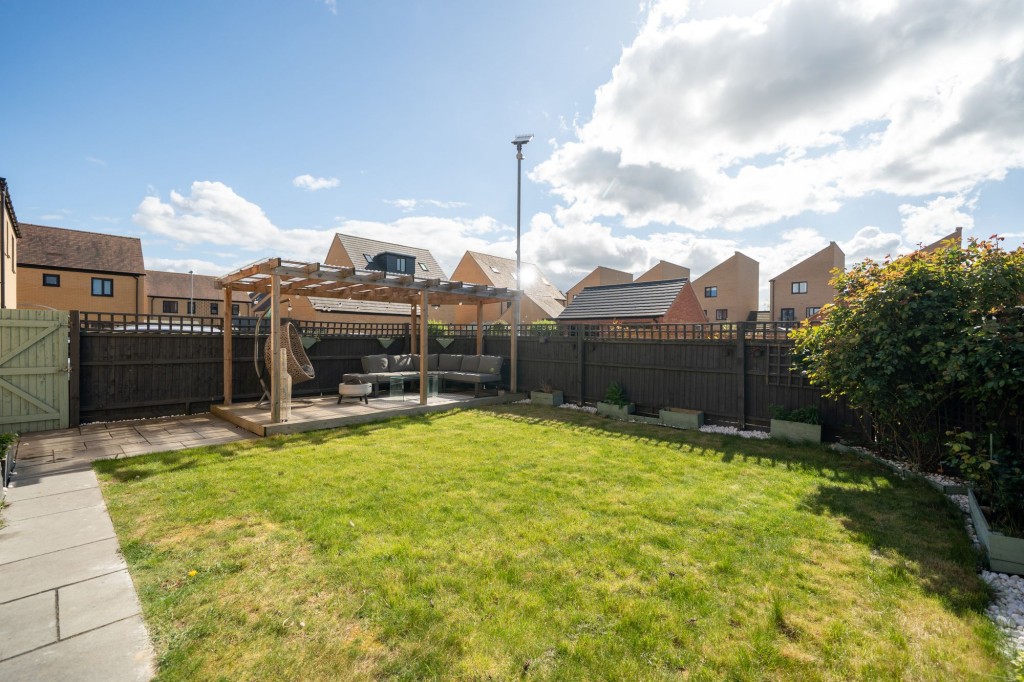 Iceni Walk, Northstowe, CB24