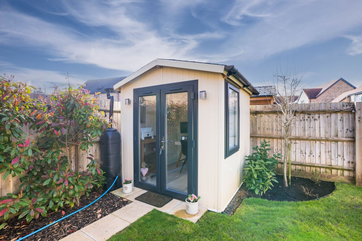 Larkfield, Great Abington, CB21