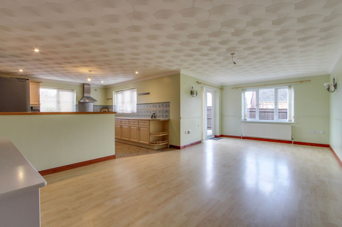 Crispin Close, Lutton, PE12