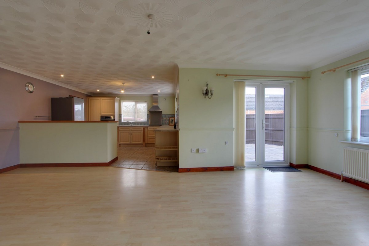 Crispin Close, Lutton, PE12