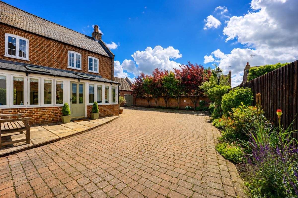 Front Road, Murrow, PE13